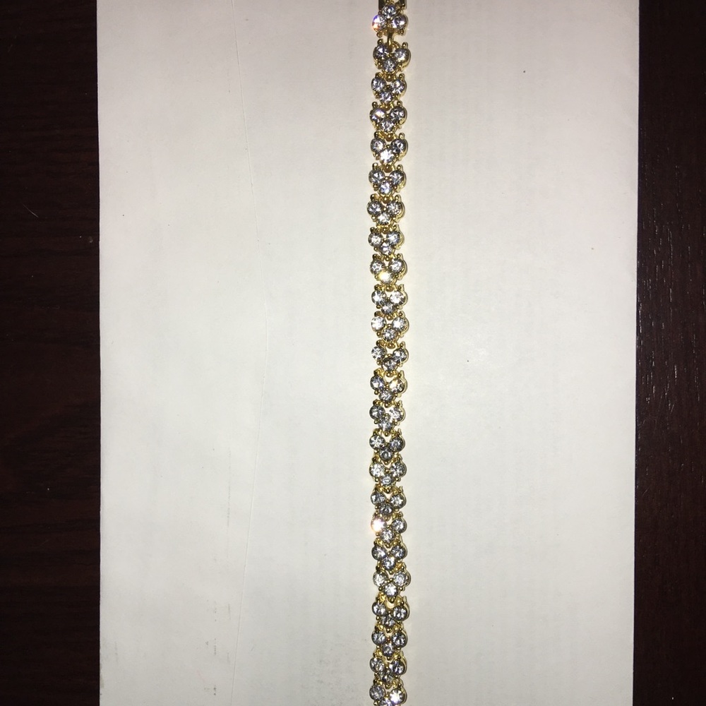 Elegant Multi Crystal Rhinestones tennis bracelet - Picture 1 of 6
